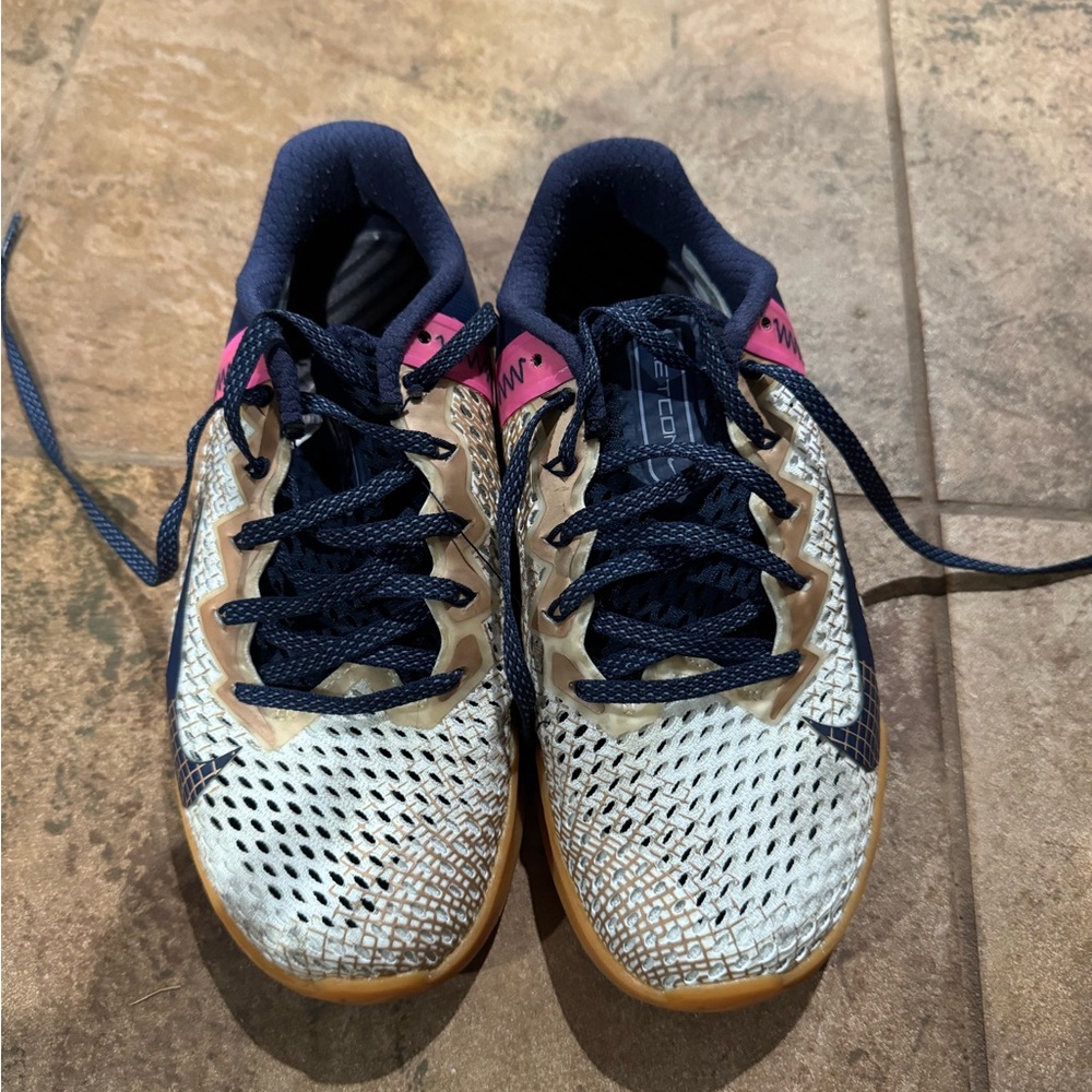 Women’s Nike Metcon 6, size 5 training/lifting shoe